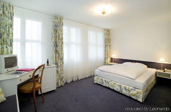 רורשאך Hotel Mozart מראה חיצוני תמונה