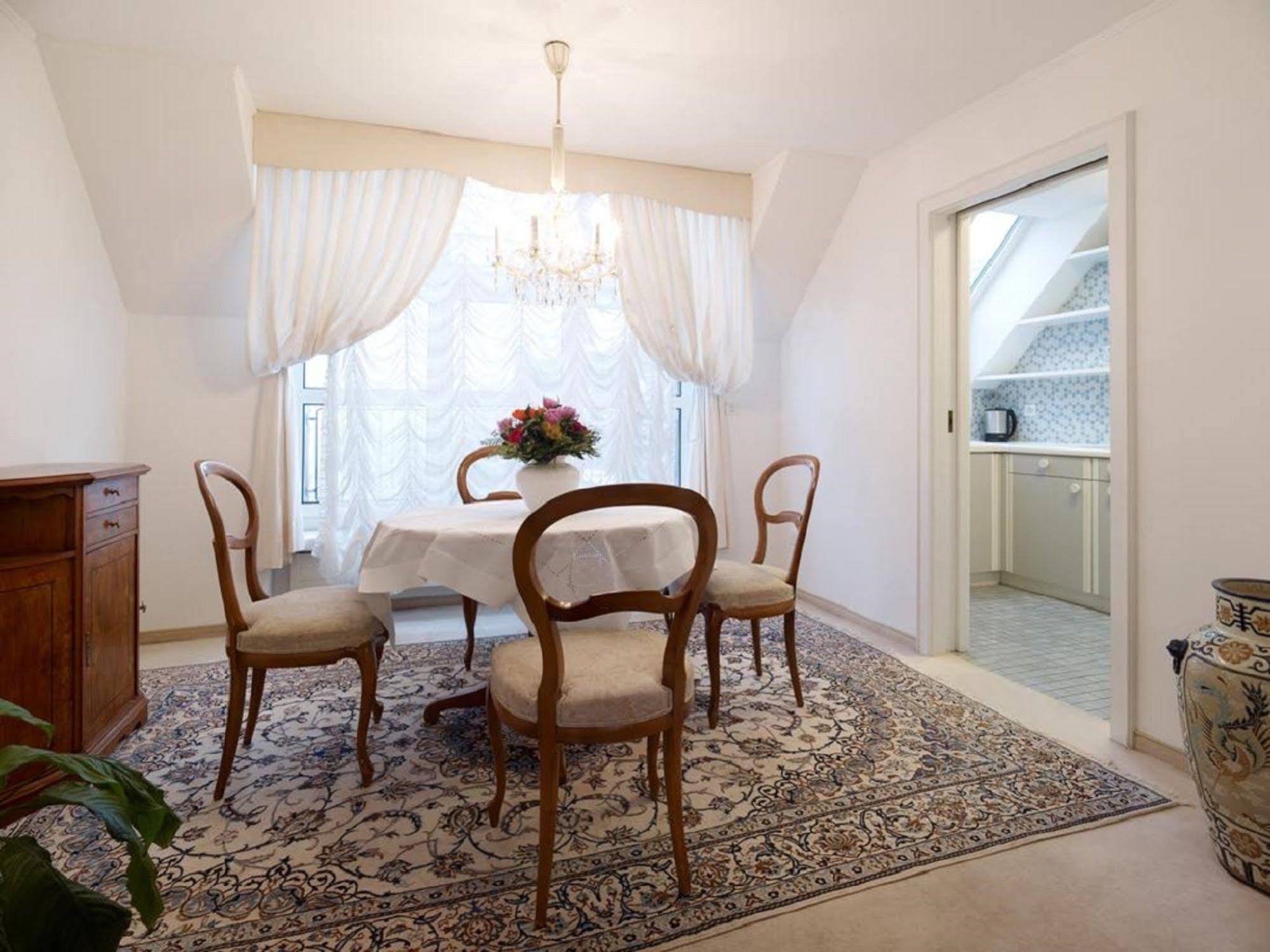 רורשאך Hotel Mozart מראה חיצוני תמונה