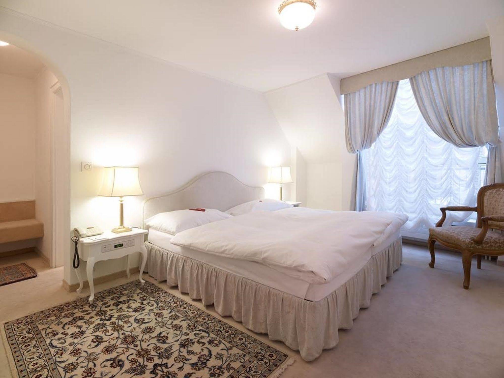רורשאך Hotel Mozart מראה חיצוני תמונה