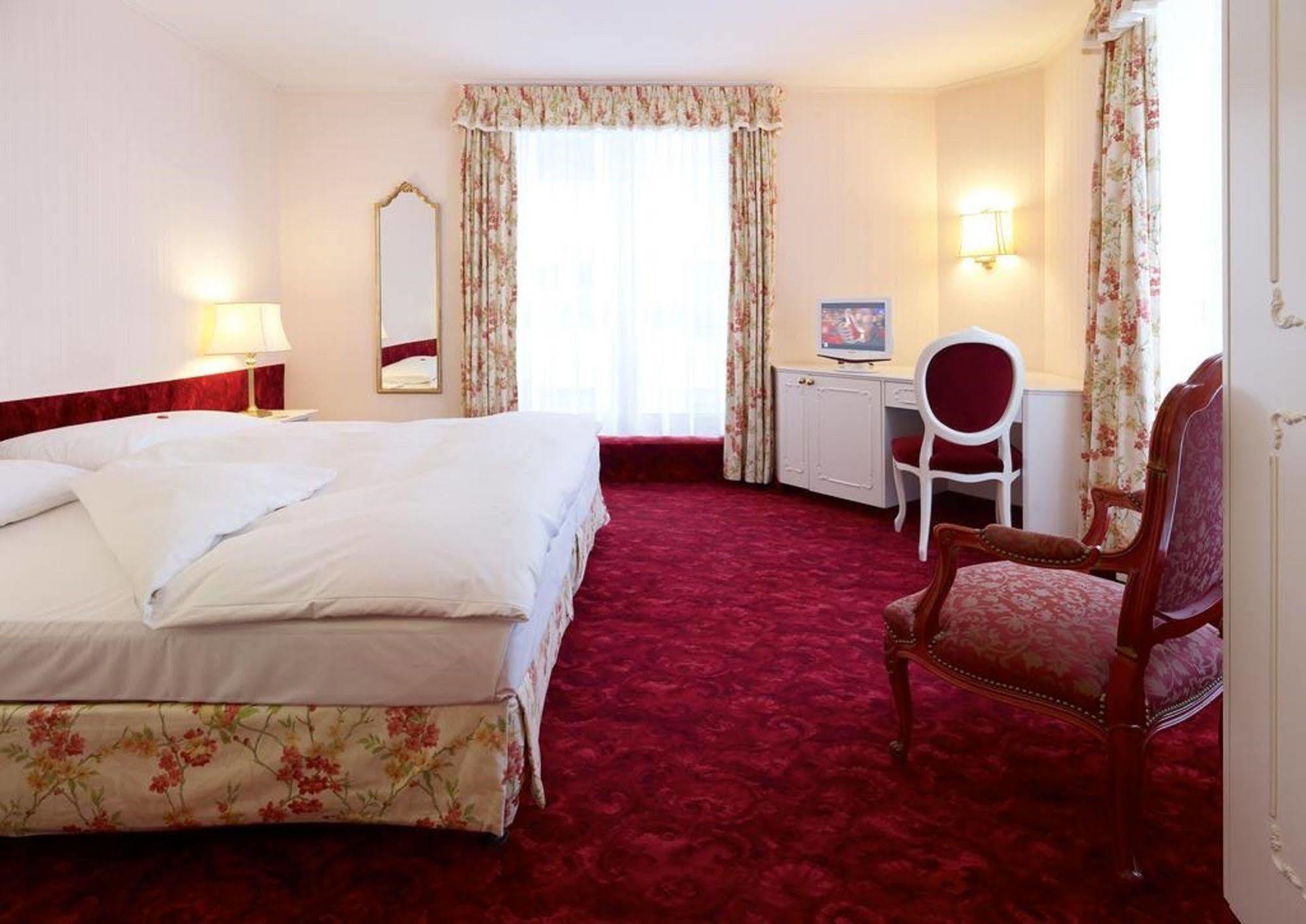 רורשאך Hotel Mozart מראה חיצוני תמונה