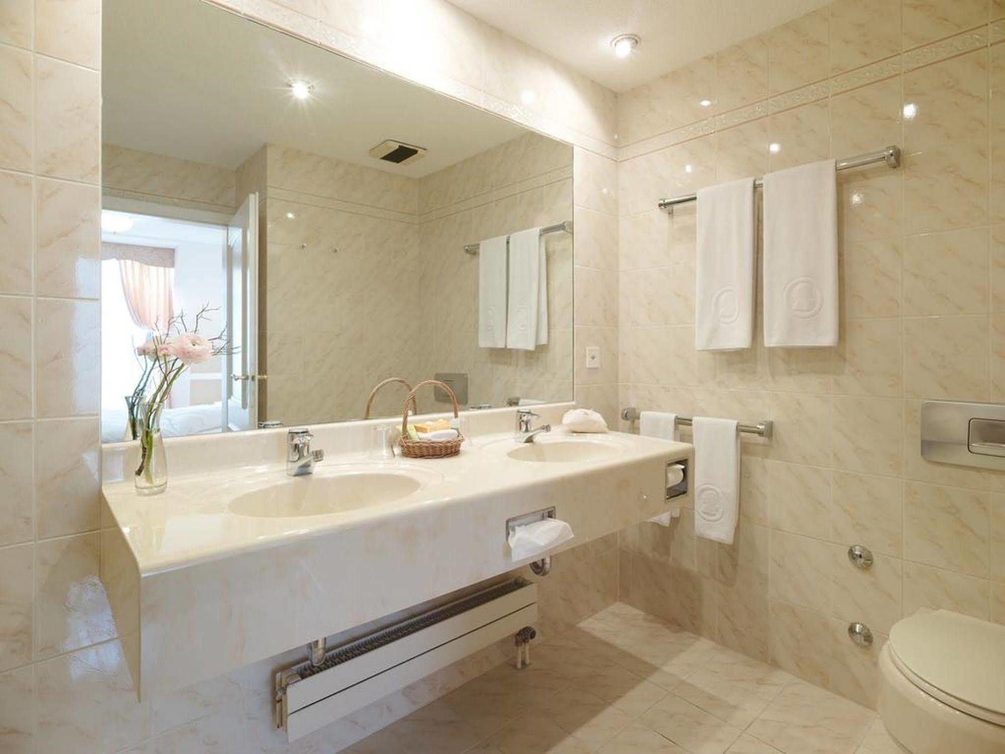רורשאך Hotel Mozart מראה חיצוני תמונה