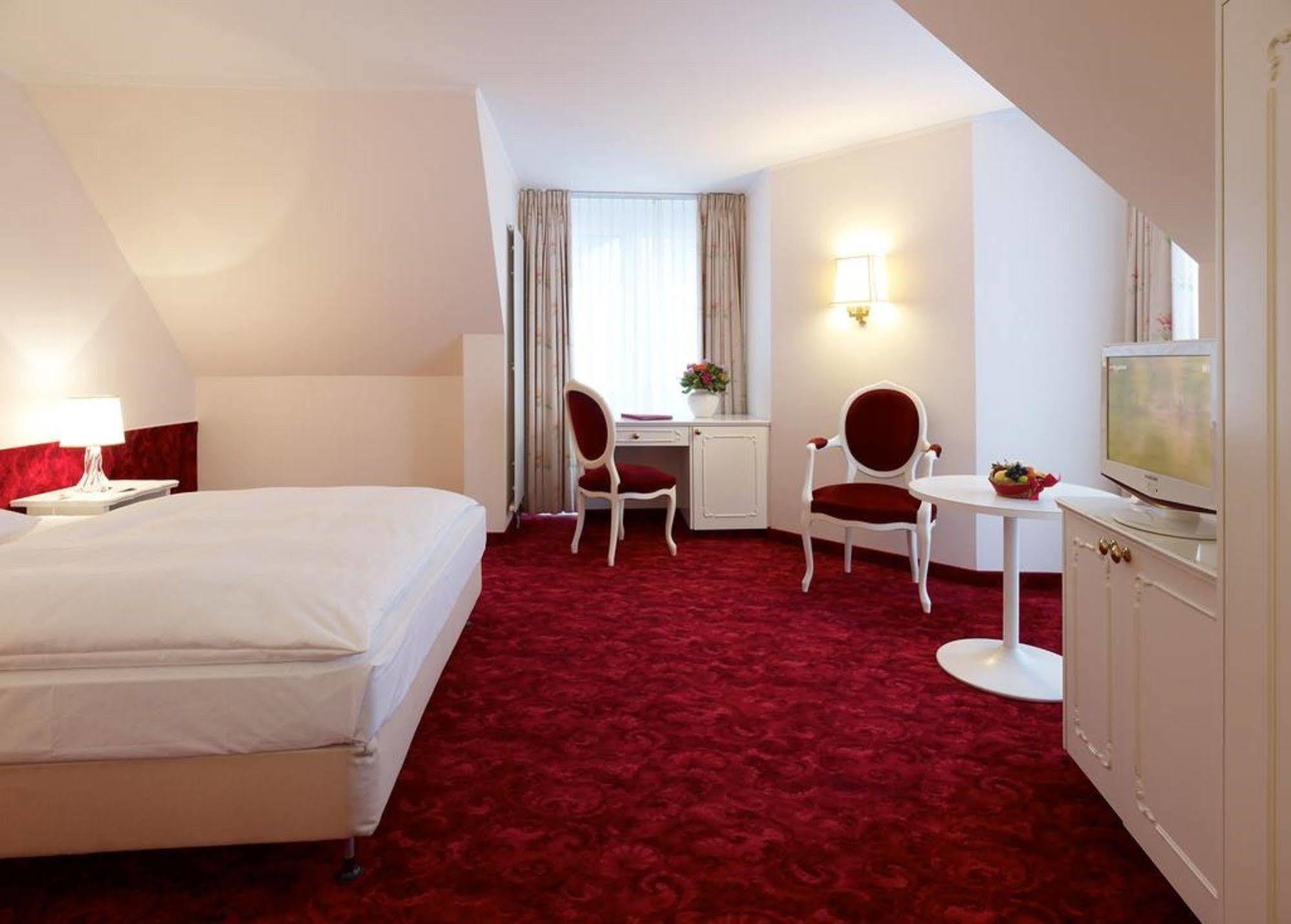 רורשאך Hotel Mozart מראה חיצוני תמונה